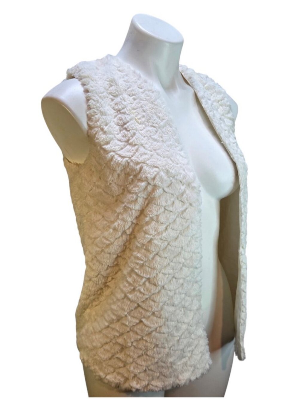 Cato Girls Size XL Fuzzy Textured White Vest New But Flawed (Small Stain)
